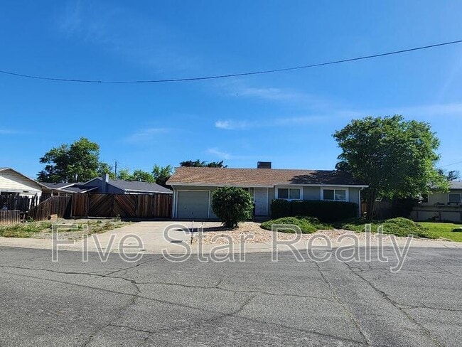 544 Laurel Dr in Yuba City, CA - Building Photo - Building Photo