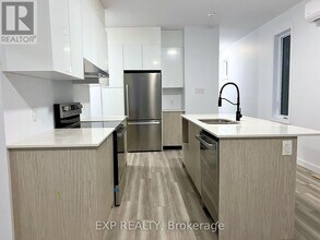 1371 Louis Ln in Ottawa, ON - Building Photo - Building Photo