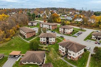 4 Devon Ct in Yorktown Heights, NY - Building Photo - Building Photo