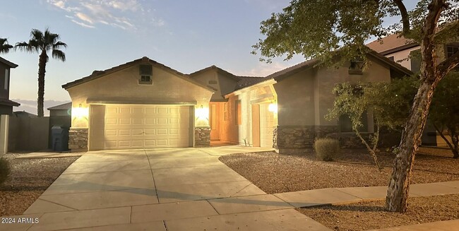 1812 E Beverly Rd in Phoenix, AZ - Foto de edificio - Building Photo