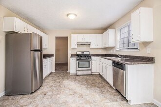 903 Mainstreet Park Ct in Stone Mountain, GA - Building Photo - Building Photo