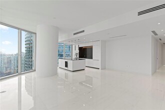 300 Biscayne Blvd Way, Unit 4007 in Miami, FL - Foto de edificio - Building Photo