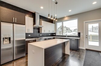 2050 N Hamlin Ave in Chicago, IL - Building Photo - Building Photo