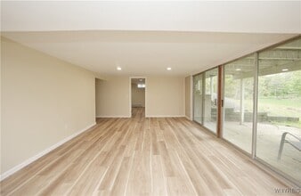 100 Bridle Ln in Elma, NY - Building Photo - Building Photo