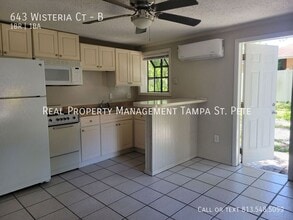 643 Wisteria Ct in Dunedin, FL - Building Photo - Building Photo