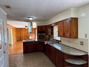 Room in House on Pleasant Hill Rd, Unit 8 in Lawrenceville, GA - Building Photo - Building Photo