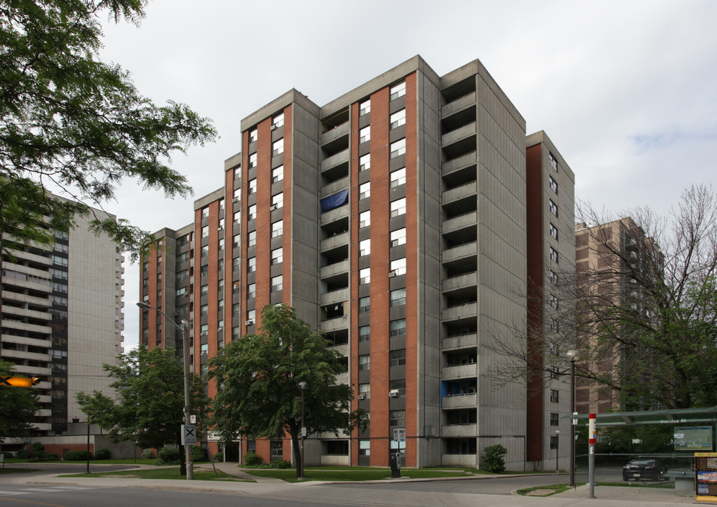 Mabelle Place in Toronto, ON - Building Photo