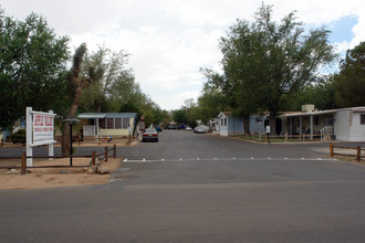 Apple Valley Mobile Home Park in Apple Valley, CA - Building Photo - Building Photo