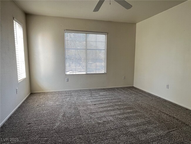 property at 1909 Villa Palms Ct