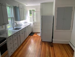 62 E Church St, Unit 64 East Church in Fairport, NY - Foto de edificio - Building Photo