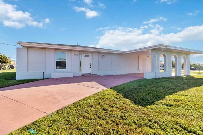 property at 2288 Harbor Blvd