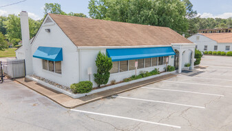 900 Capitol Landing Rd in Williamsburg, VA - Building Photo