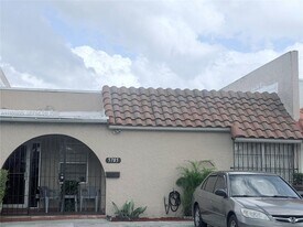 5785 W 16th Ln in Hialeah, FL - Building Photo