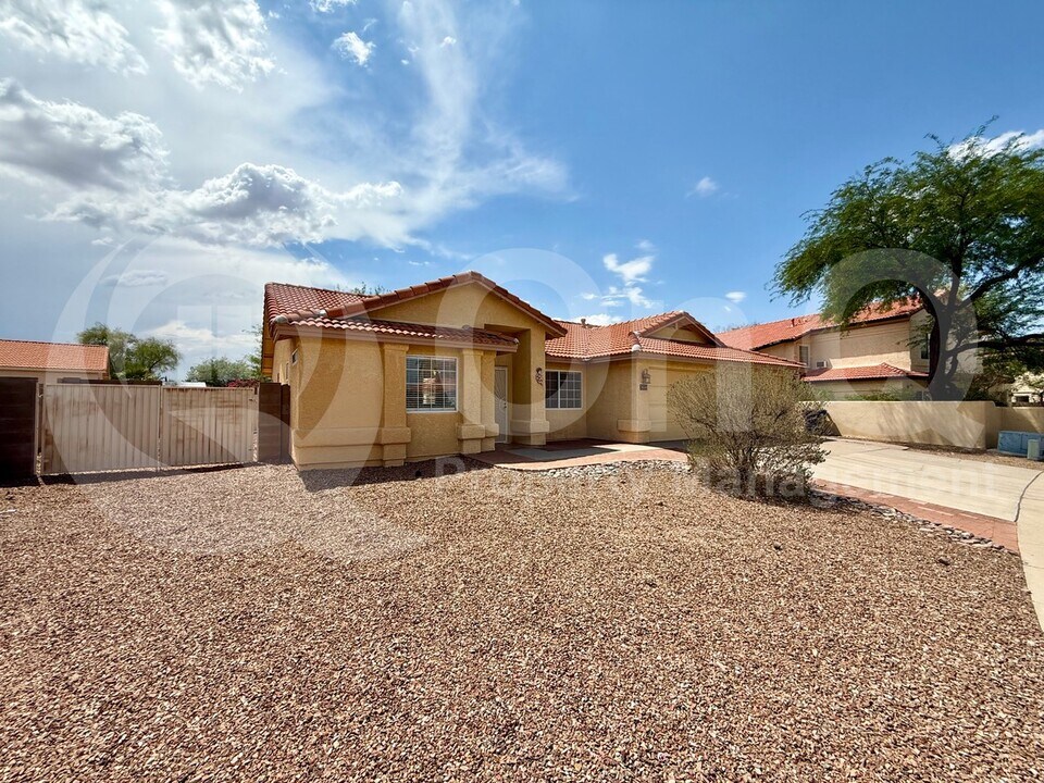7634 S Wildberry Ave in Tucson, AZ - Building Photo