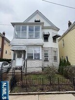 375 Highland Ave in Clifton, NJ - Building Photo