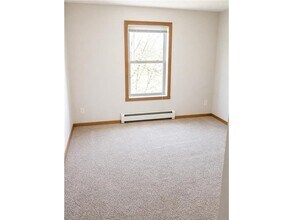 735 W 10th St in Rush City, MN - Building Photo - Building Photo