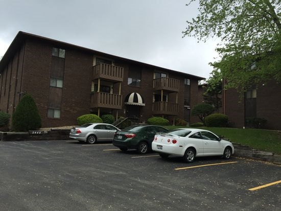 Florian Apartments in Decatur, IL - Building Photo