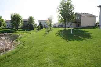 2827 18th Ave E in Shakopee, MN - Building Photo - Building Photo