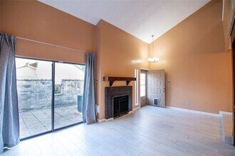 3162 Windchase Blvd in Houston, TX - Building Photo - Building Photo