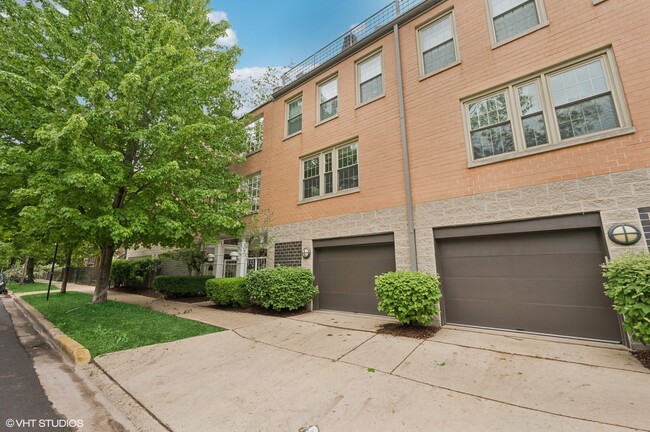 property at 3401 N Janssen Ave