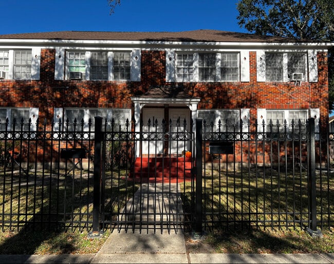 1403 Godwin St in Houston, TX - Building Photo - Building Photo