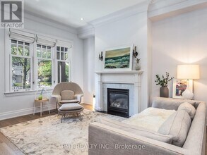 164 Sheldrake Blvd in Toronto, ON - Building Photo - Building Photo