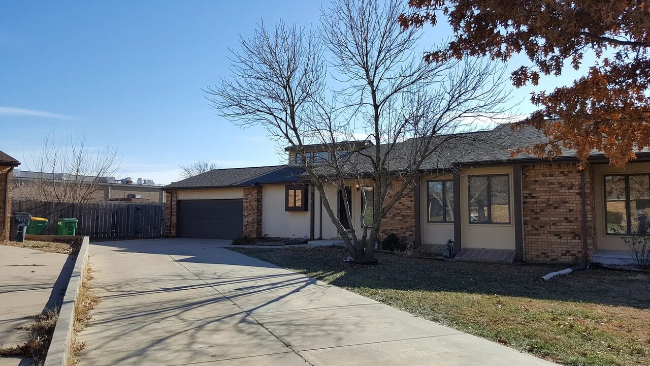 3136 N Longfellow Ct in Wichita, KS - Building Photo