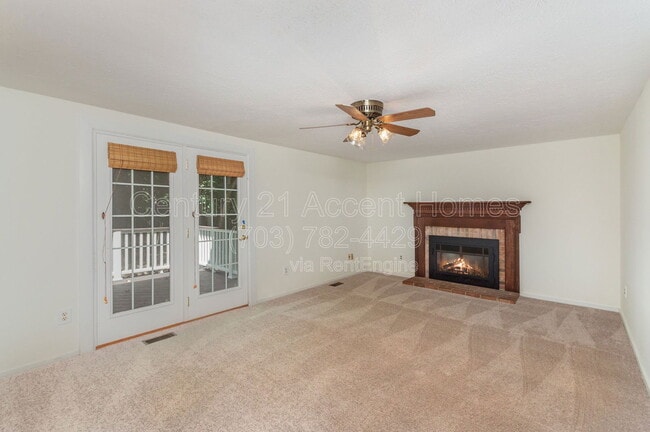 7690 Middle Valley Dr in Springfield, VA - Building Photo - Building Photo