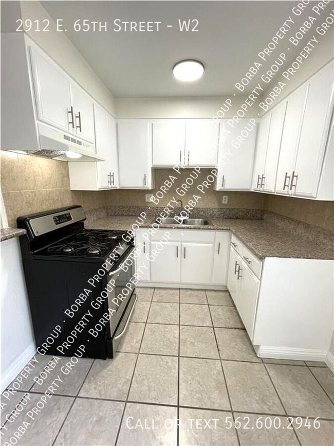 2912 E 65th St in Long Beach, CA - Foto de edificio - Building Photo