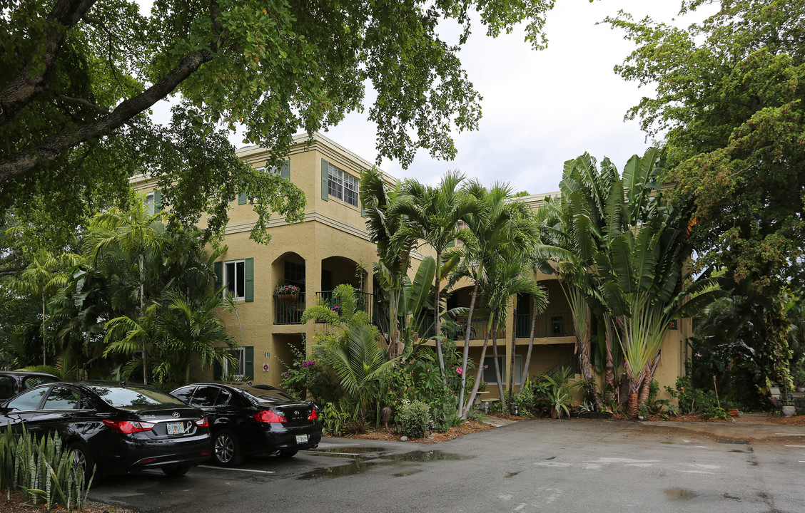 Wilton Gardens in Fort Lauderdale, FL - Building Photo