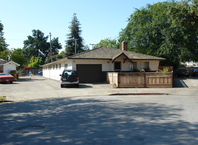 760 Golden Oak Dr in Sunnyvale, CA - Building Photo - Building Photo