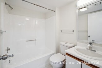 200 College Park Dr in Altoona, PA - Foto de edificio - Building Photo