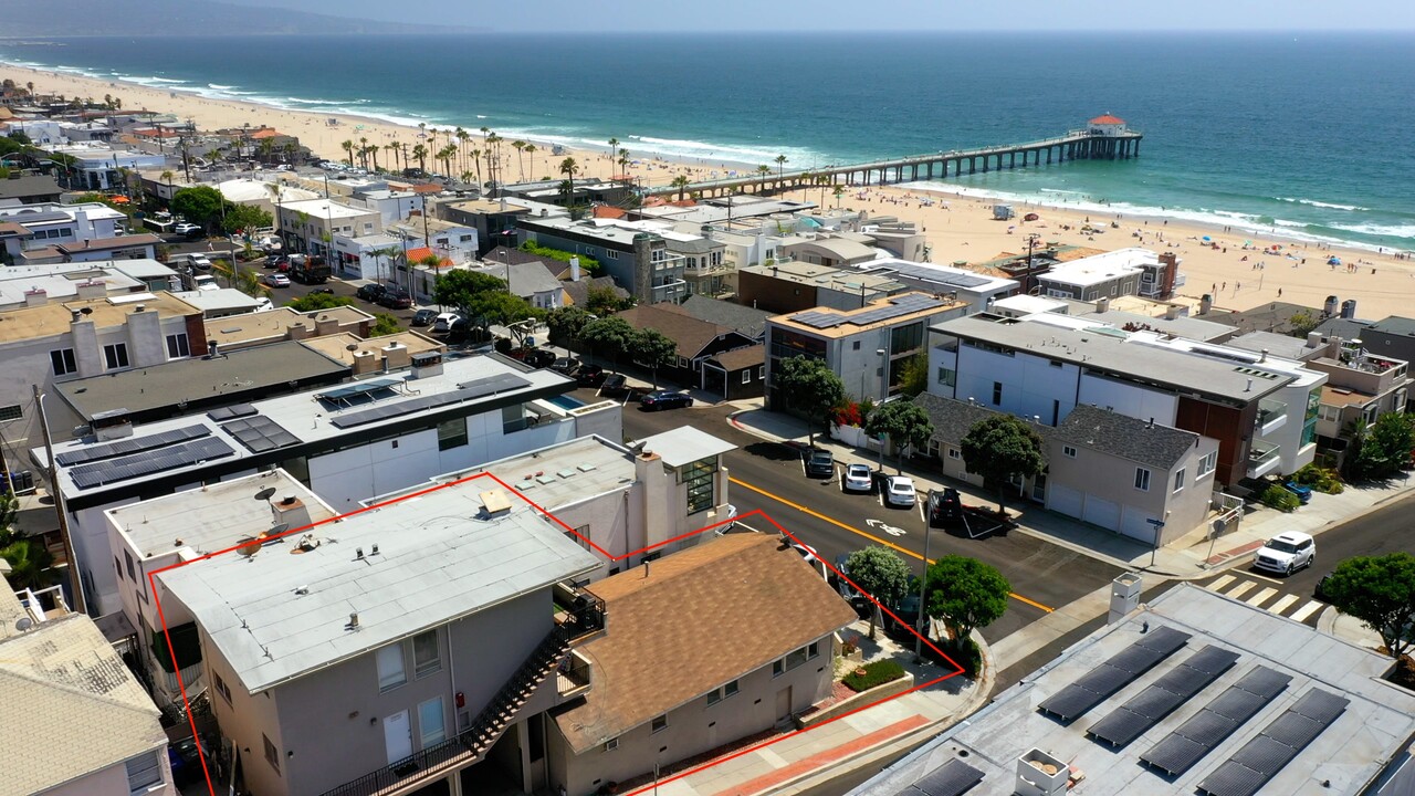 1320 Manhattan Ave in Manhattan Beach, CA - Building Photo