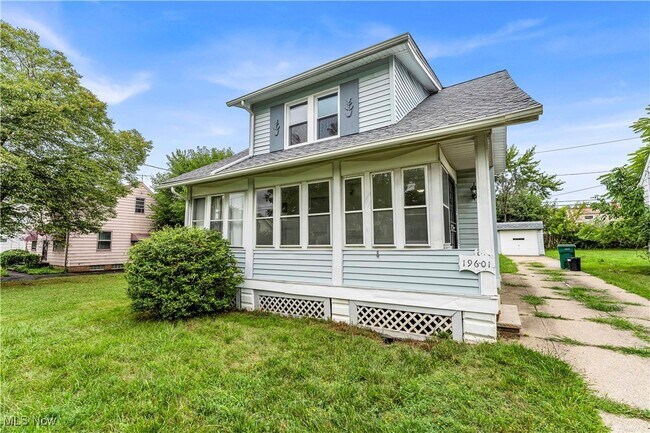19601 Raymond St in Maple Heights, OH - Building Photo - Building Photo