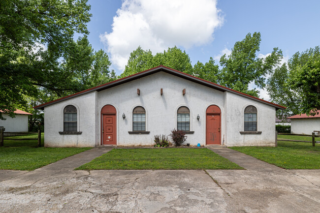 Villa Apartments Bentonville in Bentonville, AR - Building Photo - Building Photo