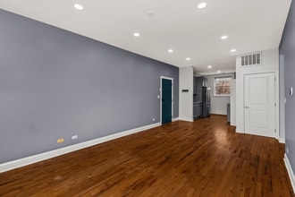 1323 W Lawrence Ave, Unit 2 in Chicago, IL - Building Photo - Building Photo