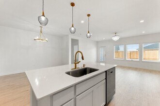 31730 Carlisle Cv Ct in Fulshear, TX - Building Photo - Building Photo