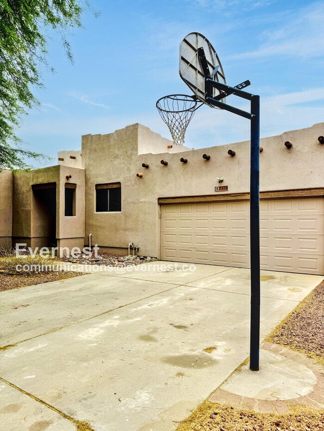 7370 W Beryllium Ln in Tucson, AZ - Building Photo - Building Photo