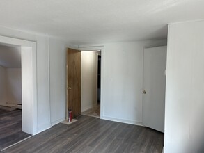 119 Pleasant St in Windsor, CT - Building Photo - Building Photo