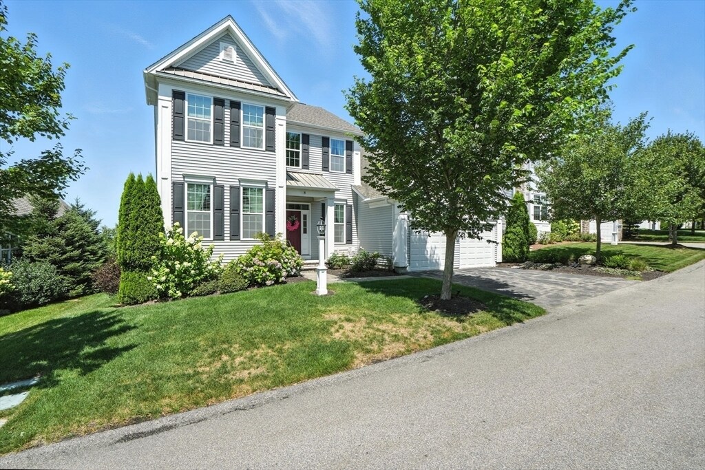 8 Skipping Stone in Plymouth, MA - Building Photo
