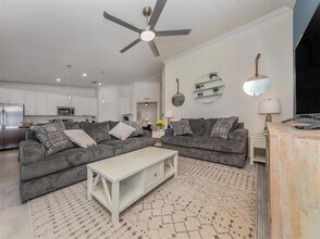 5674 Palmer Cir, Unit 203 in Bradenton, FL - Building Photo - Building Photo