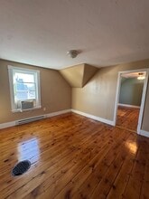 143 North St, Unit 3 in Salem, MA - Foto de edificio - Building Photo