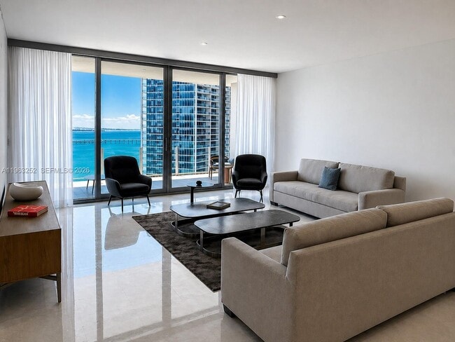 300 Biscayne Blvd Way in Miami, FL - Building Photo - Building Photo