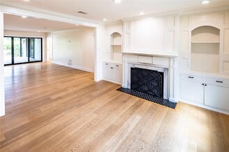 4504 Greenbriar Ct in Austin, TX - Building Photo - Building Photo