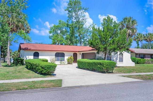 112 N Paul Revere Dr in Daytona Beach, FL - Building Photo - Building Photo
