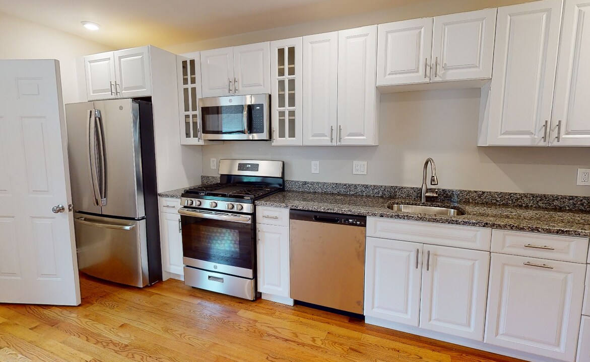 5 Beacon St, Unit 11A Beacon #1 in Somerville, MA - Foto de edificio