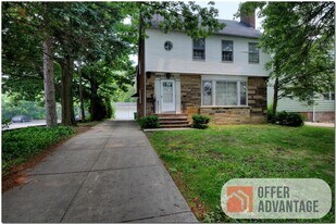 1469 Genesee Rd in South Euclid, OH - Building Photo