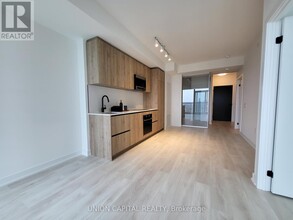 117-3117 Broadway Ave in Toronto, ON - Building Photo - Building Photo