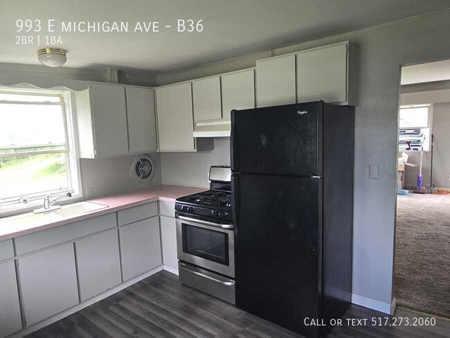 993 E Michigan Ave in Battle Creek, MI - Building Photo - Building Photo
