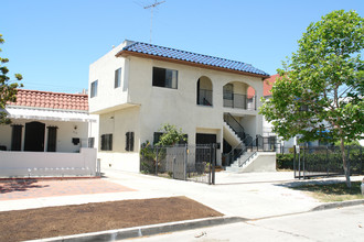 715 S Gramercy Pl in Los Angeles, CA - Building Photo - Building Photo